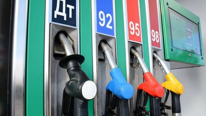 Крупнейшие сети АЗС Украины установили лимиты на продажу топлива