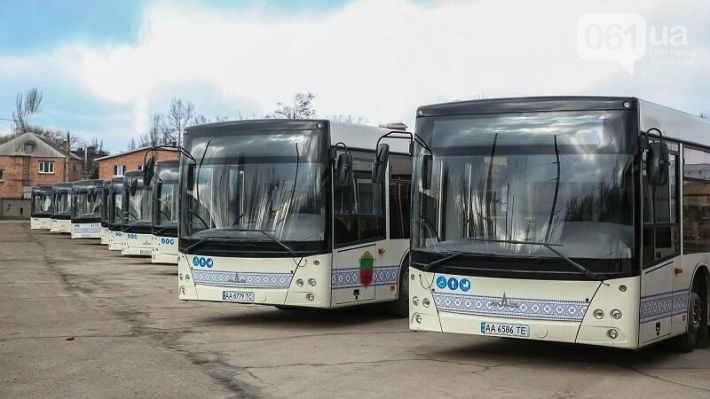 Только три из 14 автобусов с эвакуированными жителями Мариуполя добрались на подконтрольную Украине территорию, - мэр Бойченко