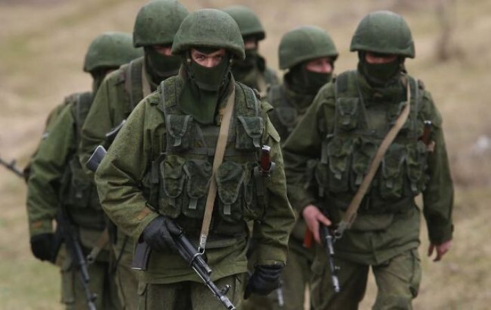 В Мелитополе российских солдат попросили сдаваться через Telegram (фото)