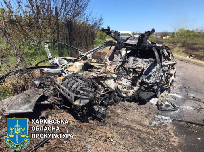На Харьковщине российские оккупанты расстреляли колонну из 15 автомобилей: есть жертвы (фото)