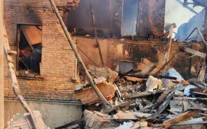 Российская авиация разбомбила школу в Луганской области: предварительно погибли 60 человек