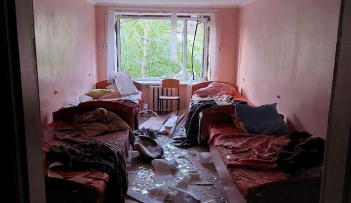 В Запорожской области российские войска атаковали студенческое общежитие (фото)