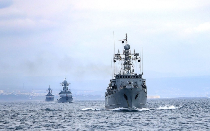 В Черном и Азовском морях корабельные группировки врага выполняют задачи изоляции районов боевых действий — Генштаб