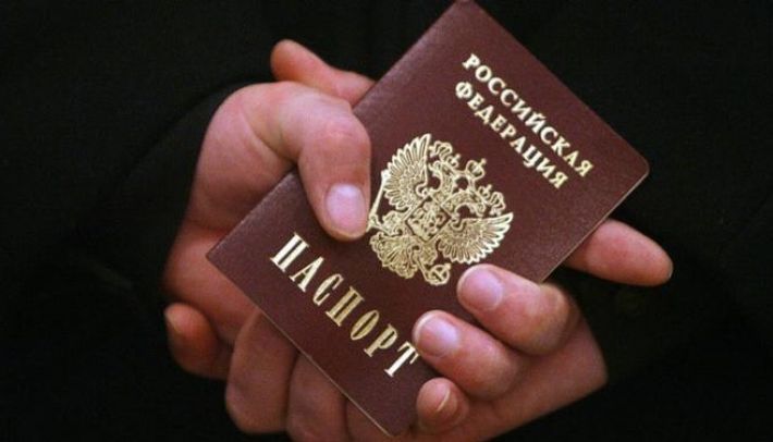 Вывезенных в Крым жителей Мелитополя вынуждают получать российские паспорта