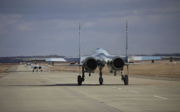 Счет пошел на третью сотню: зенитчики ВСУ "приземлили" еще один российский самолет
