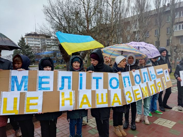 В Мелитополе продолжает набирать обороты патриотический флешмоб (фото)