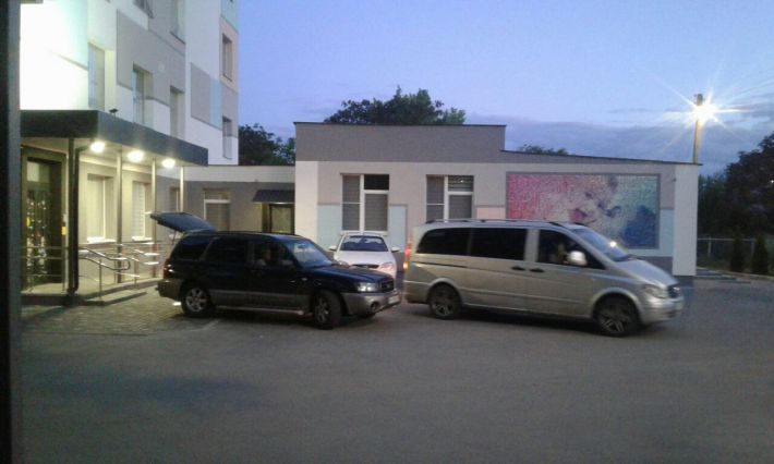 Волонтеры 10 часов везли кровь и медикаменты в Мелитополь из Запорожья (фото)