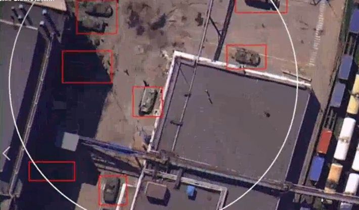 Наши защитники в Запорожской области показали уничтожение вражеской техники с помощью украинского беспилотника (видео)