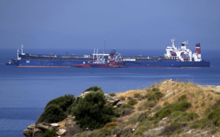 Нефтяные "пираты": иранские военные захватили два принадлежащих Греции танкера с нефтью
