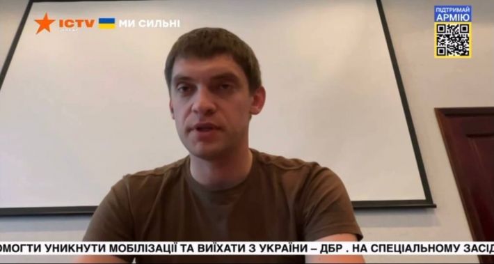 Оккупанты спешат раздать российские паспорта в Мелитополе для призыва мужчин в армию РФ (видео)