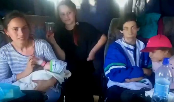Рашисты устроили пытку для грудных малышей на трассе Мелитополь -Запорожье (видео)
