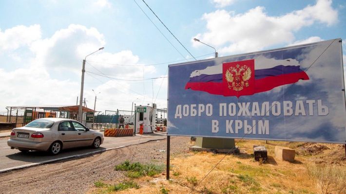 На въезде в Крым колонна машин растянулась на пять километров