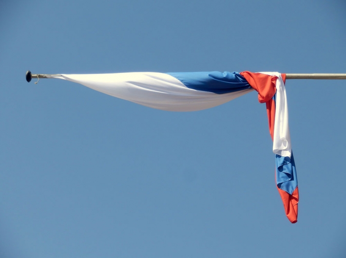 В Бердянске юные мстители сняли флаг рф – оккупанты в ответ состряпали фейк (фото)