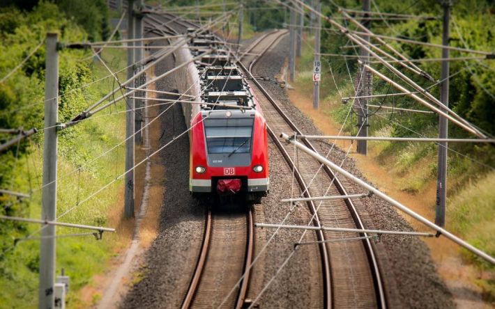 В Германии региональный поезд сошел с рельсов: погибли две украинки