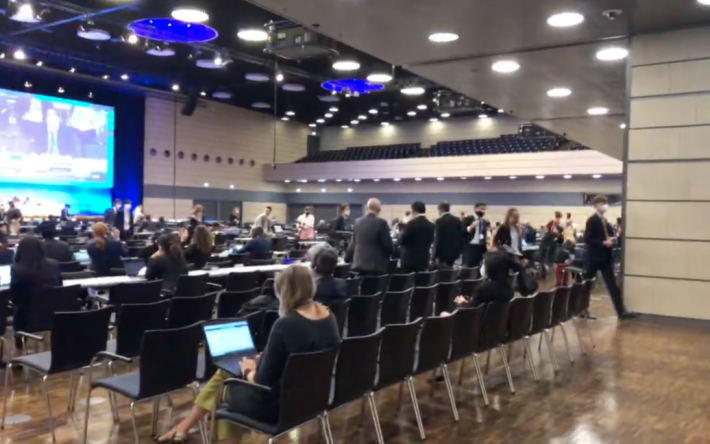 Во время выступления России на климатической конференции в Бонне делегаты почти всех стран покинули зал (видео)