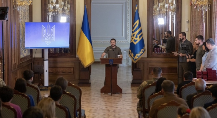 Президент Украины посмертно наградил запорожского журналиста (фото)