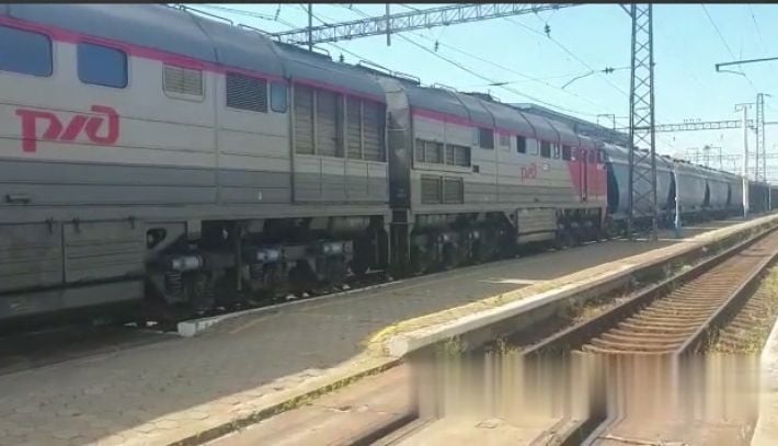 Оккупанты  составами вывозят из Мелитополя зерно по железной дороге (видео)