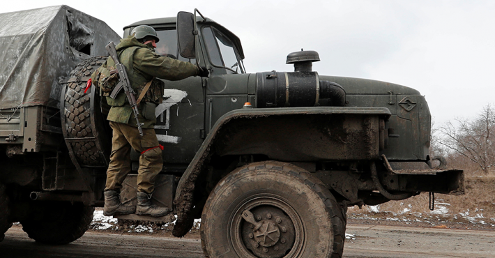 В Запорожской области военные рф угнали грузовики и экскаватор