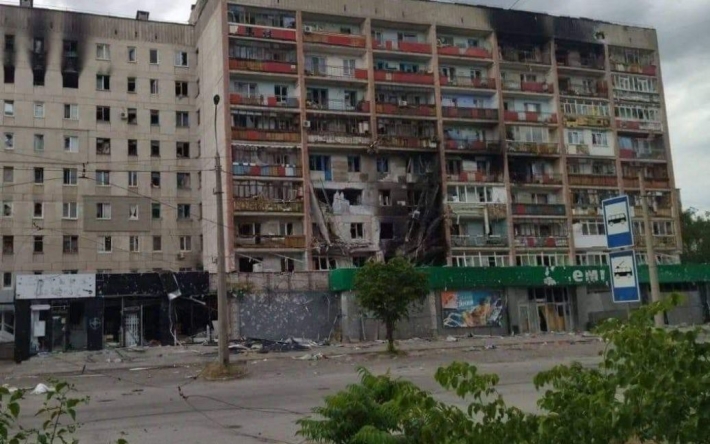 В Северодонецке идут бои, оккупанты продолжают уничтожать город — Гайдай