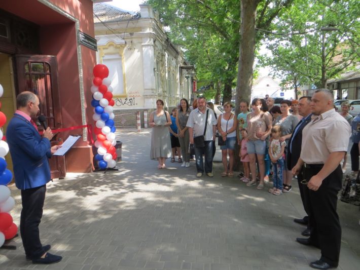 В Мелитополе 44-летняя "белочка" в очередной раз открыла музей - согнали дворников