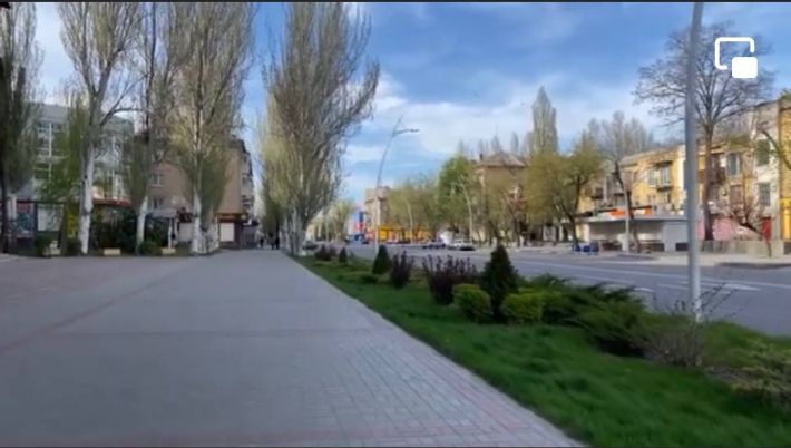Город вымирает – оккупированный Мелитополь показали вечером (видео)