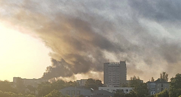 В Бердянске утро началось с мощных взрывов (фото, видео)