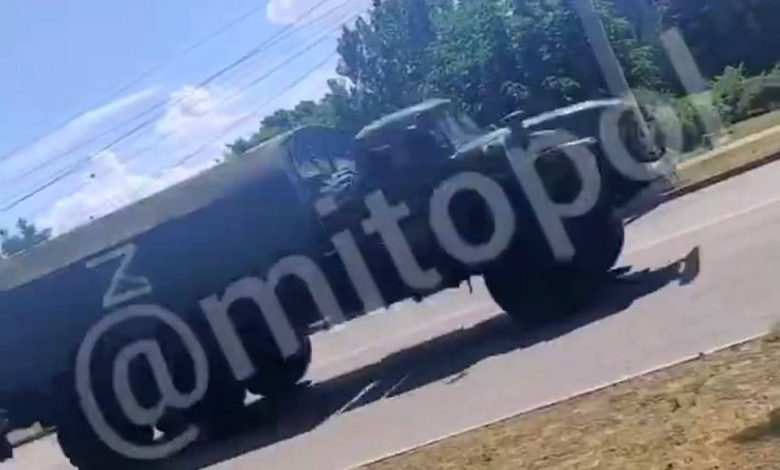 Из Мелитополя на Херсон отправилась колонна военной техники (видео)