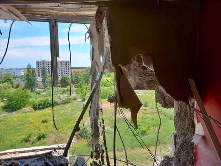 В Запорожской области рашисты обстреливают детские площадки и жилые дома (фото, видео)