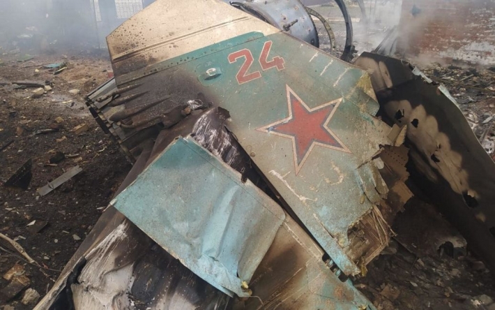 За сутки ВСУ ликвидировали еще 200 российских оккупантов, сбили вертолет и два самолета