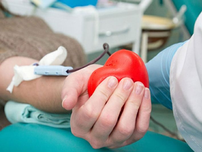 Помоги ближнему - мелитопольских доноров зовут сдать кровь и актуализировать данные