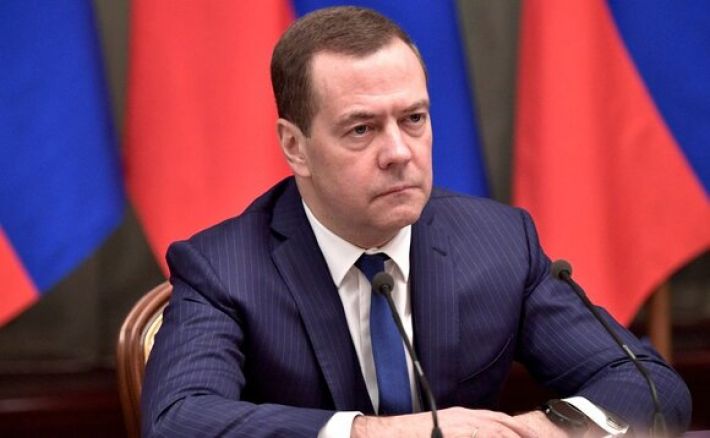Медведев прокомментировал заявление Арахамии о возможности возобновления переговорного процесса