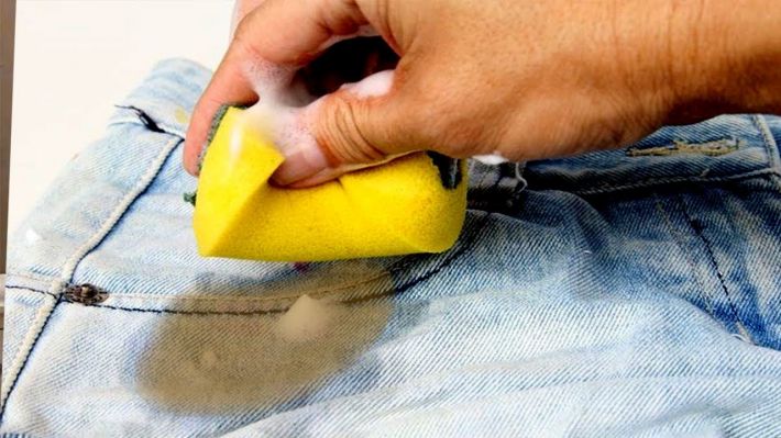 Как удалить пятно от ржавчины на одежде: 4 лайфхака для стирки