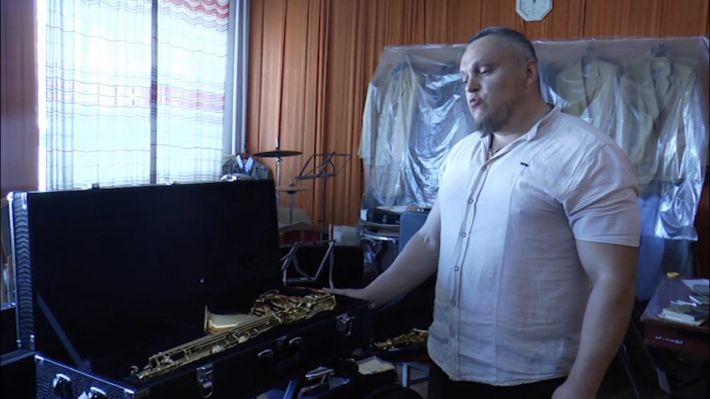 Продолжают издеваться: россия помогла оккупированному Мелитополю барабанами и трубами