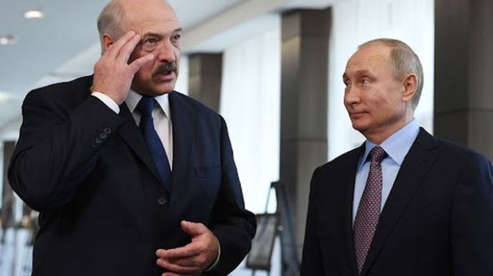 После ракетной атаки по Украине с территории Беларуси Лукашенко приехал к Путину на переговоры. Видео и подробности