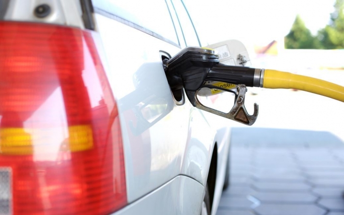 В Украине оптовая стоимость бензина и дизеля упала ниже розничной: какая ситуация с ценами на топливо в регионах