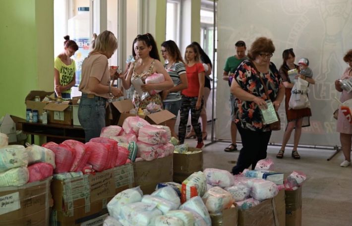 Гуманитарный фонд "Поддержка Мелитополя" продолжил работу на новом месте (фото)