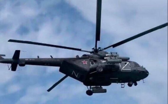 В Мелитополе Z-вертолеты проводят разведку над дачами – что высматривают