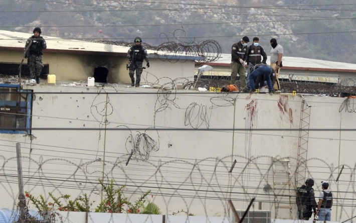 В Колумбии в результате пожара в тюрьме погибли полсотни человек