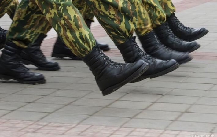 В Беларуси военнообязанных массово вызывают в военкоматы - СМИ