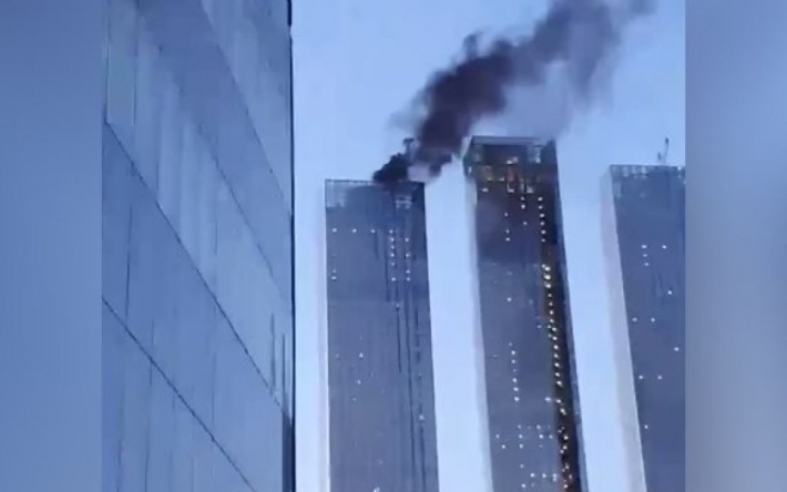 В столице России вспыхнул небоскреб "Москва-сити"