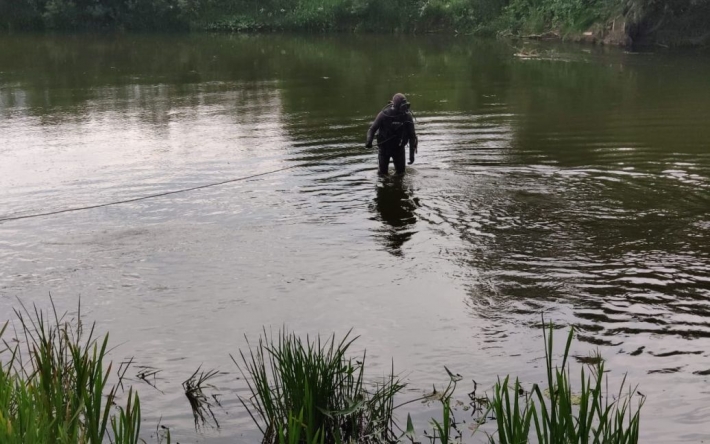 Рятували одна одну і ледь не втопили ще одну дитину: на Рівненщині приголомшені загибеллю на воді 12-річних дівчаток