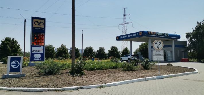 Цены в рублях, но принимают гривны - в Мелитопольском районе презентовали АЗС (фото)