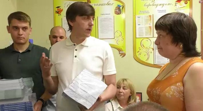 Русские учебники и две смены - Как оккупанты видят образование в школах Мелитополя (фото)