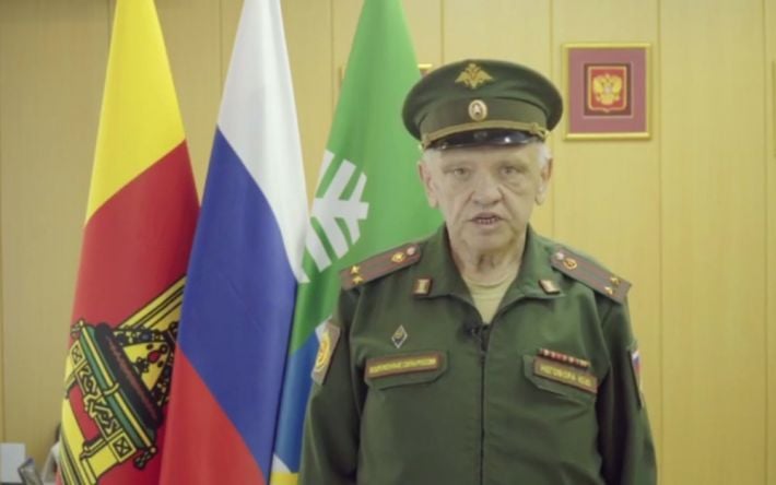 "Живой труп агитирует за смерть": в Сети высмеяли 91-летнего военкома, призывающего россиян идти убивать украинцев