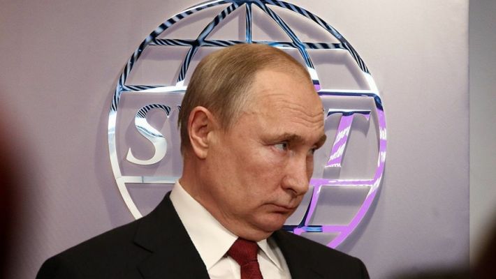 Россия планирует избавиться от SWIFT, - помощник Путина