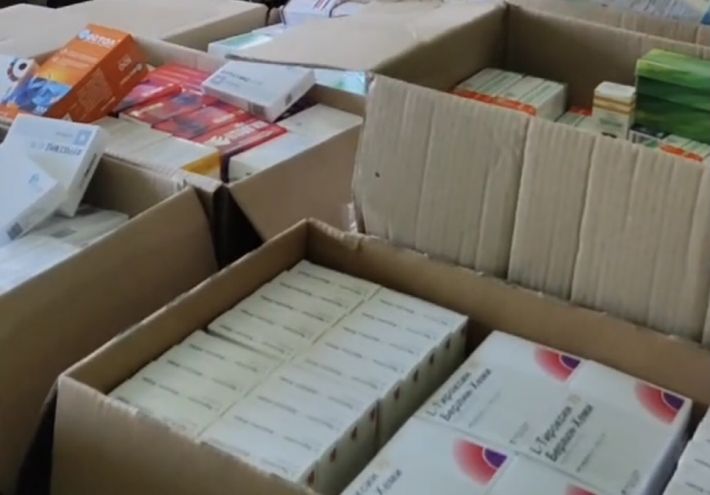 Шах и мат роспропаганде: оккупанты продают мелитопольцам бесплатные лекарства (фото)