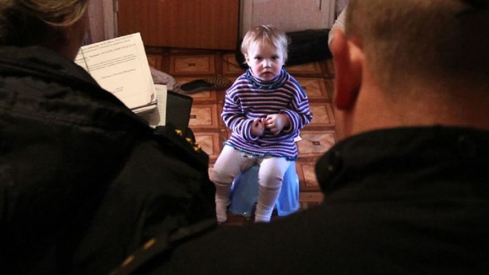 "Быстро едят и эмоционально зависят от родителей": Рогов заявил, что у беженцев из Мелитополя в Европе изымают детей