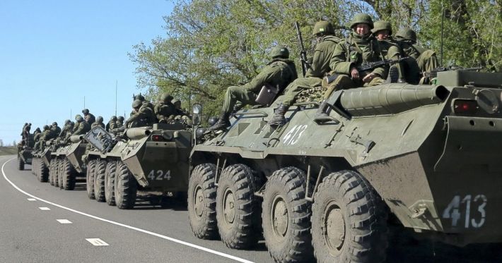 На Мелитополь движется еще одна колонна военной техники (видео)