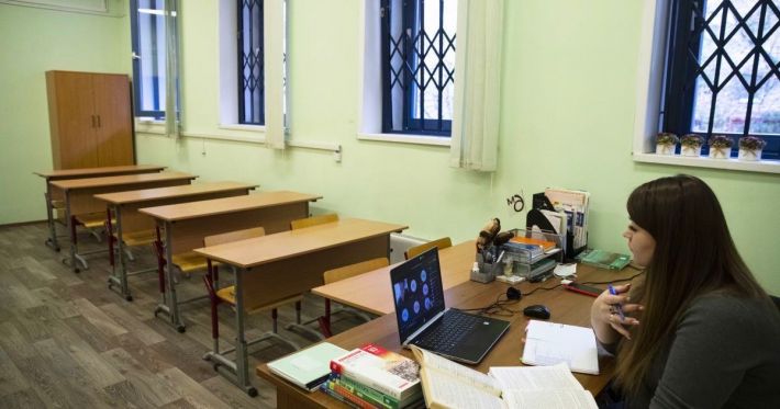 Учителям Мелитополя платят пятикратную зарплату за саботаж – маразмы русского мира