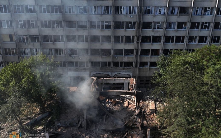 Повреждены учебные заведения и жилые дома: мэр Николаева рассказал о массированном ракетном ударе